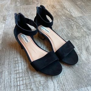 Steve Madden Girls Black Suede Sandal With Heel Size 3.